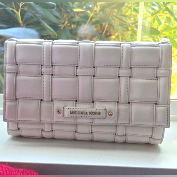 Michael Kors Ivory Woven Bag - Picture 1 of 4